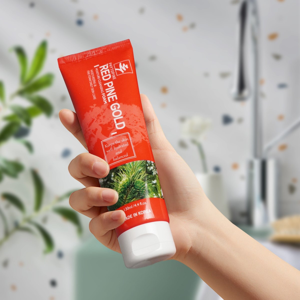 Sữa Rửa Mặt Tinh Dầu Thông Đỏ Red Pine Gold