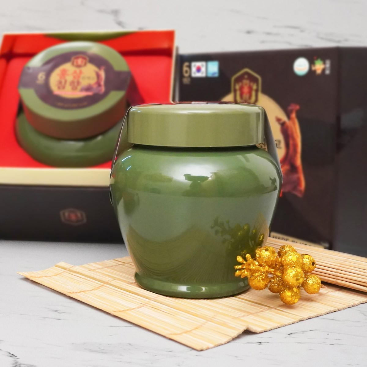 Cao hồng sâm trầm hương hũ (1kg/hộp, 6 hộp/thùng)