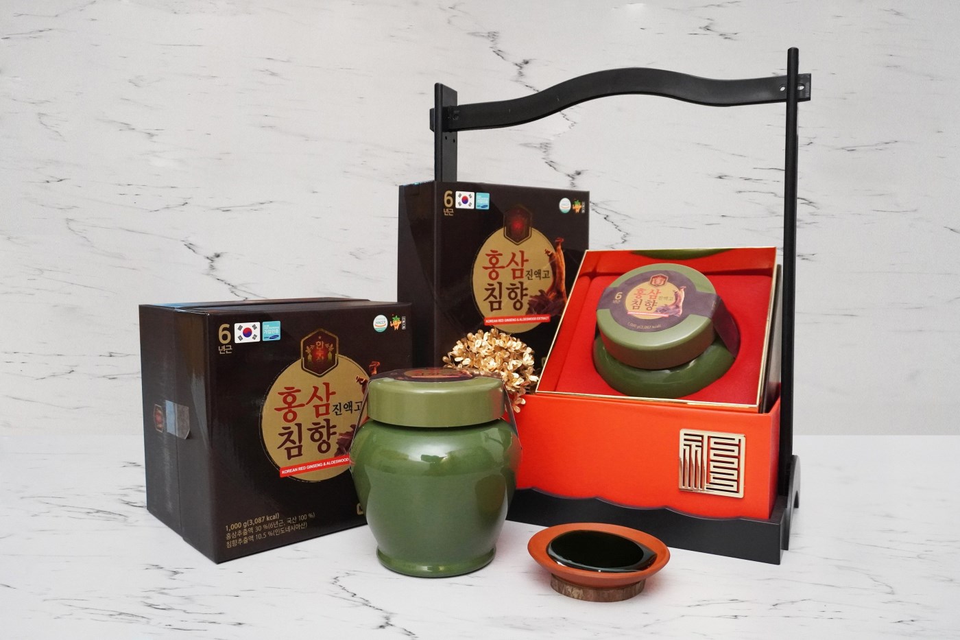 Cao hồng sâm trầm hương hũ (1kg/hộp, 6 hộp/thùng)